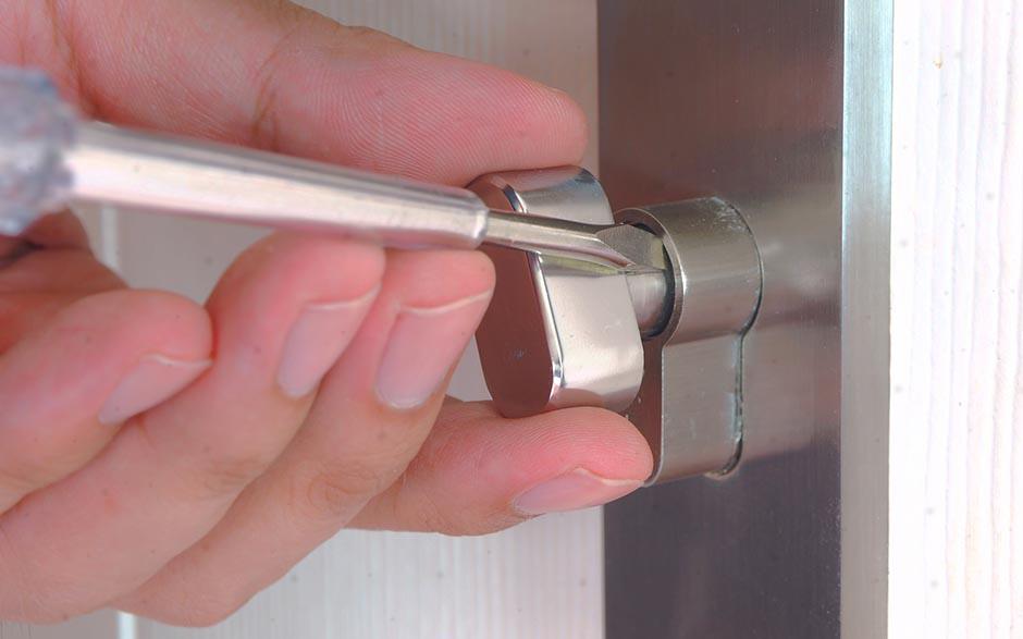 ouvrir une porte avec une radio Muel Saint-Rémy-de-Provence